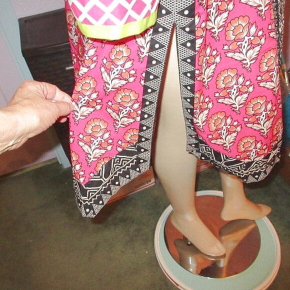 Khaadi Pret EMBROIDERED Kurta DRESS Size 16 MIX PRINT Long Sleeves COTTON Light - Picture 6 of 10